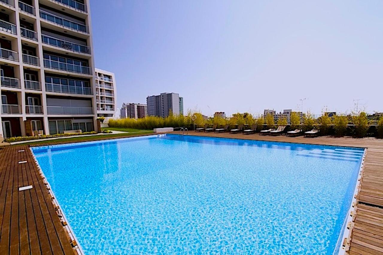 New loft with swimming pool at Parque das Nações! Lisboa Exterior foto